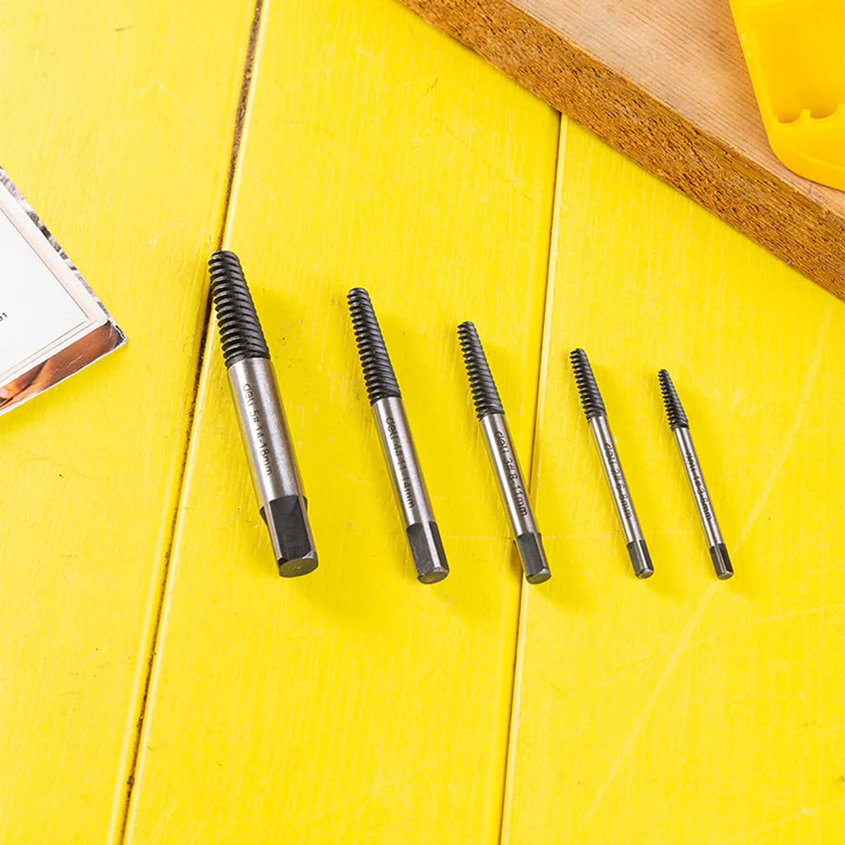 Deli Tools Screw Extractor Set 