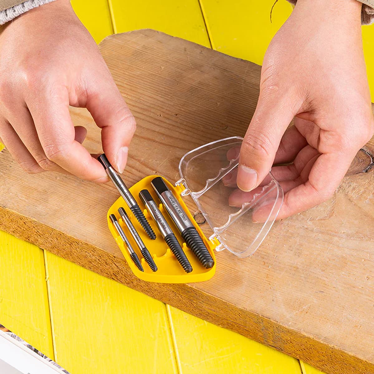 Deli Tools Screw Extractor Set 