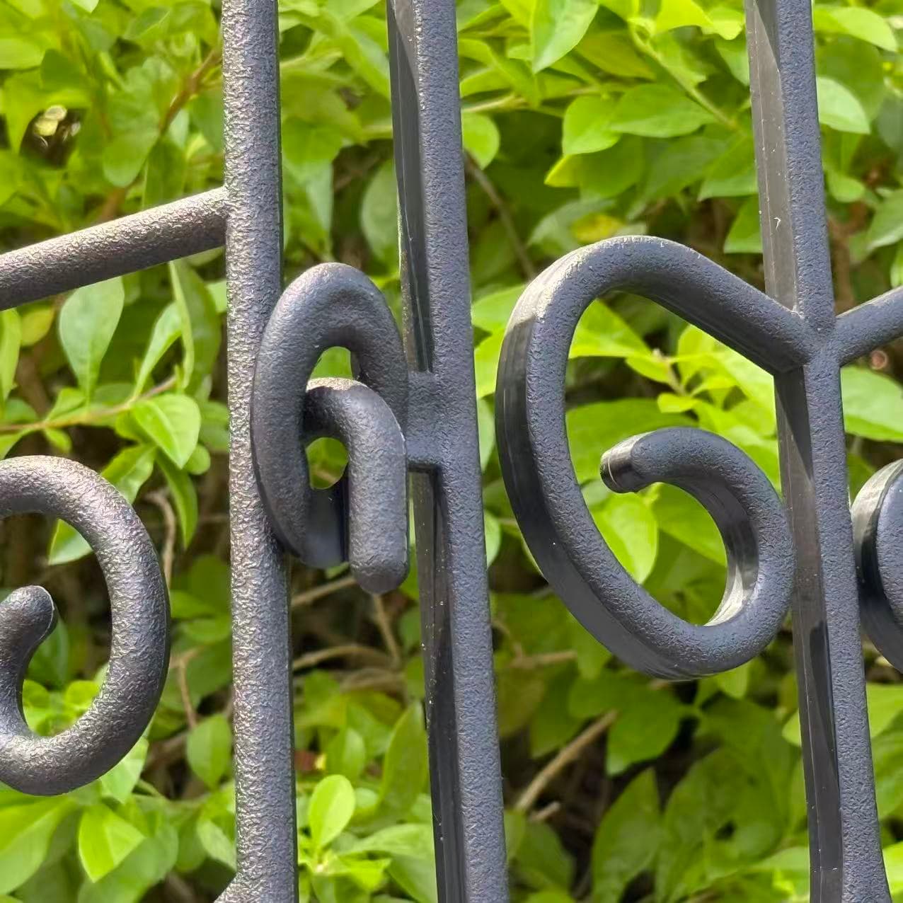 Large European Style Plastic Garden Fence