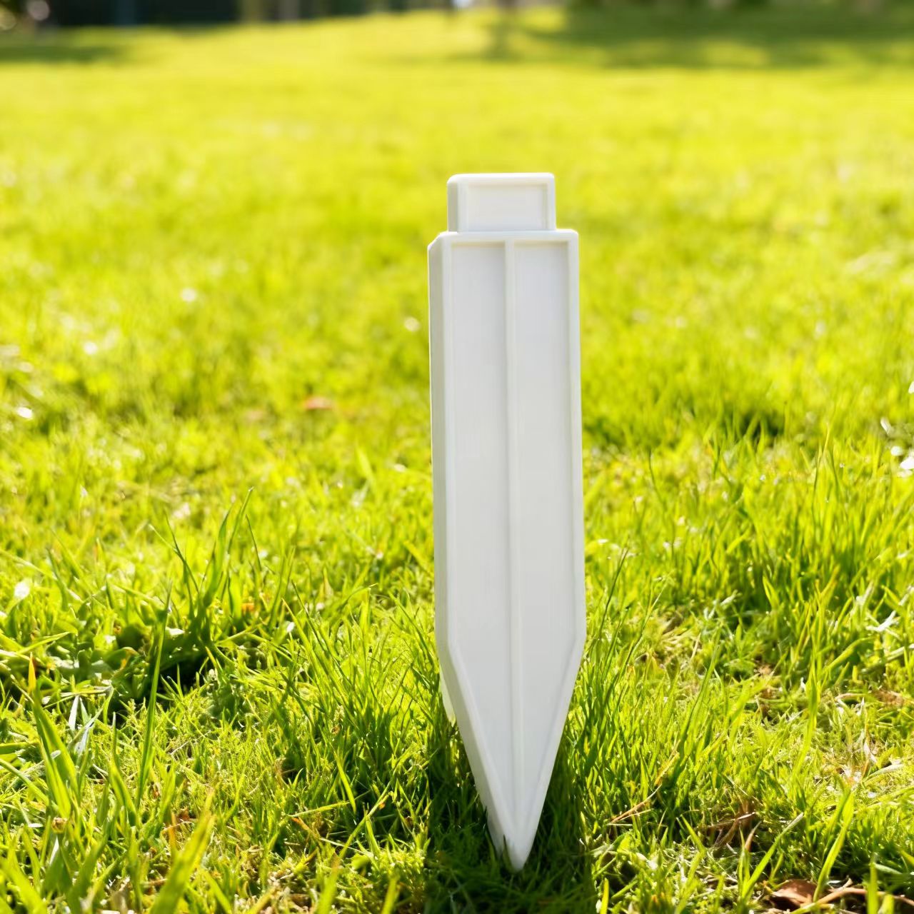 Pointed Top Plastic Garden Fence Panel